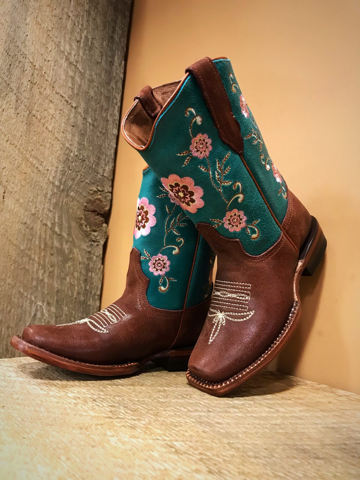 Girls Floral Embroidery Cowgirl Boots ( Shedron ) – El Potrerito
