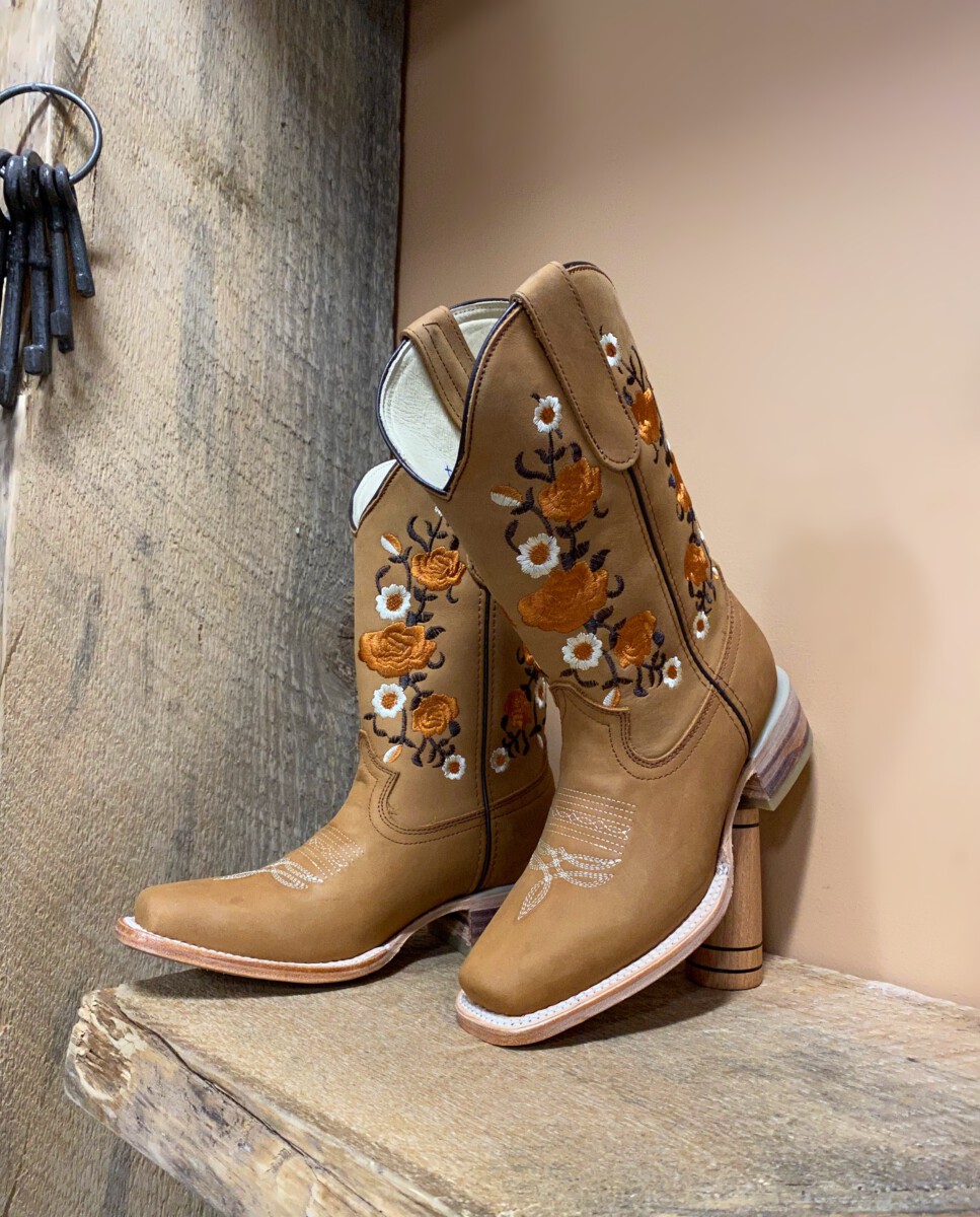 womens square toe short cowboy boots