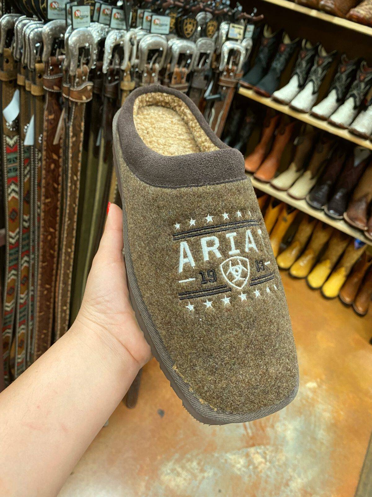 ARIAT Men’s Slipper 93 Liberty ( Brown ) El Potrerito